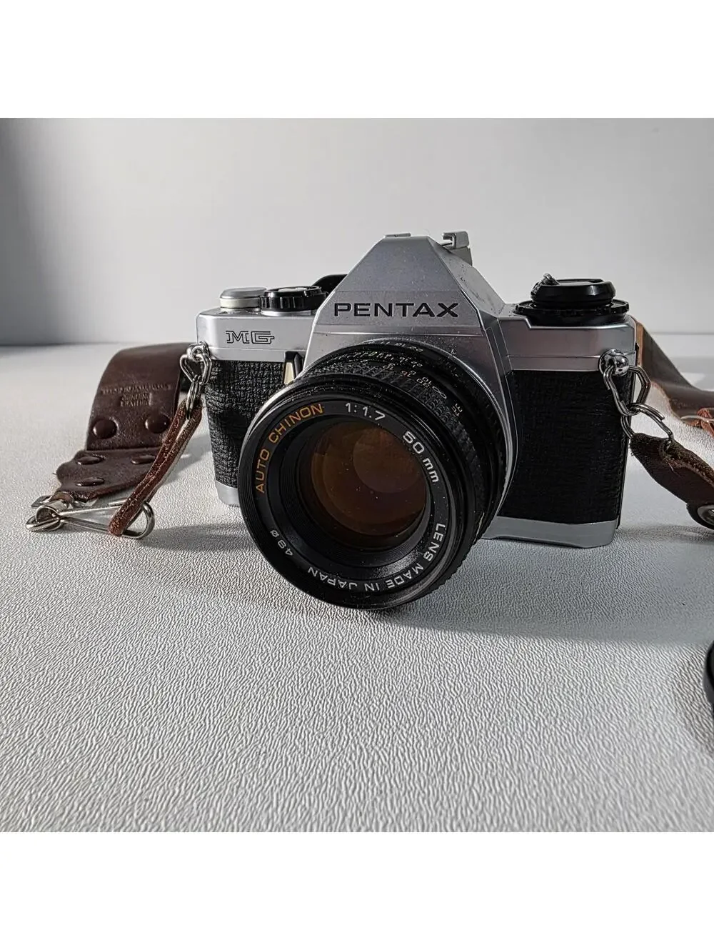 NICE Vintage Pentax MG 35mm Film Camera W/Auto Chinon 50mm 1:7 Lens